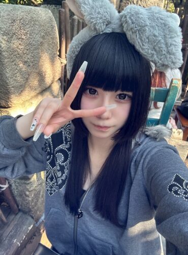 女性プロフィール：しおり